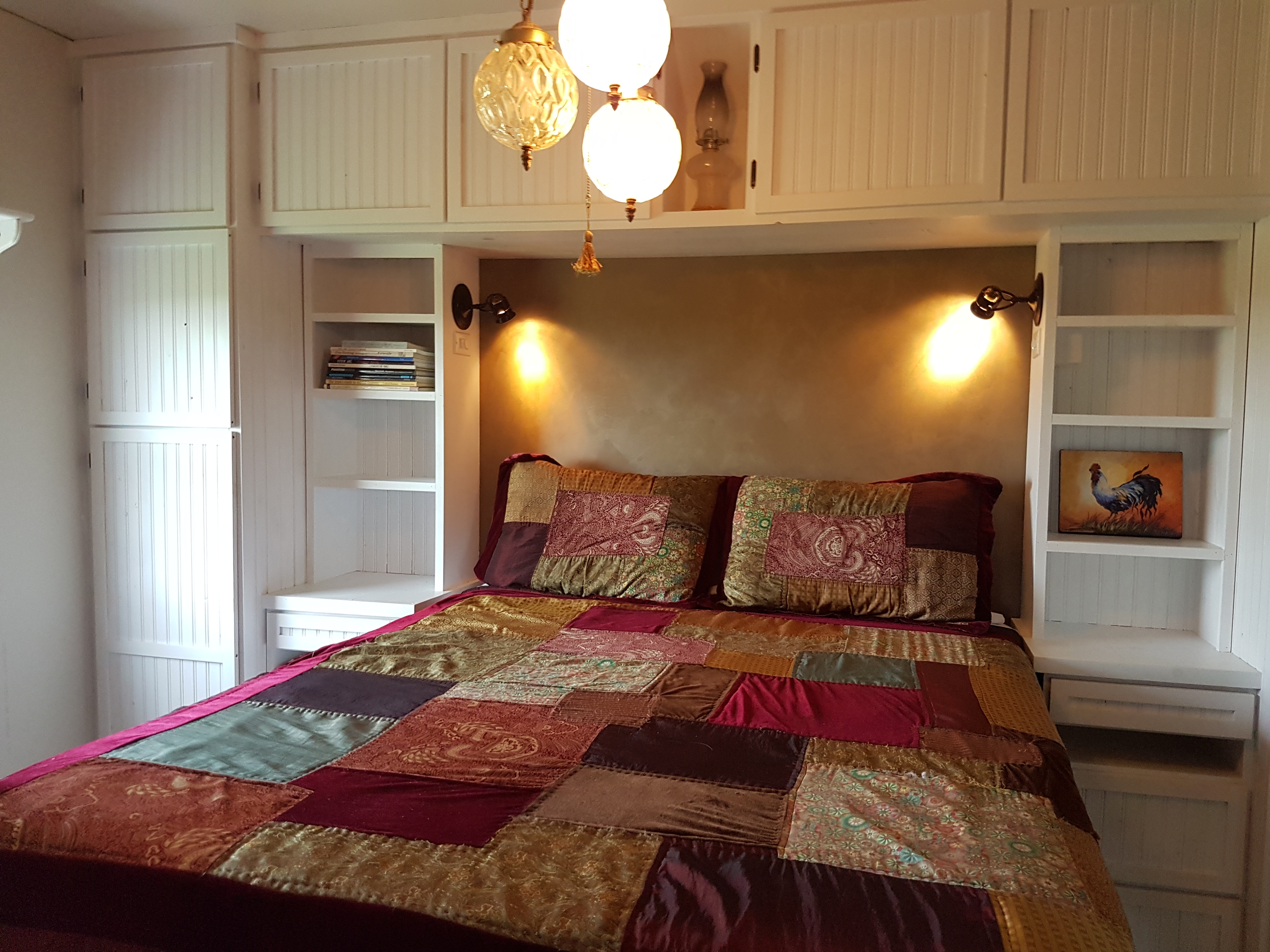 queen bedroom